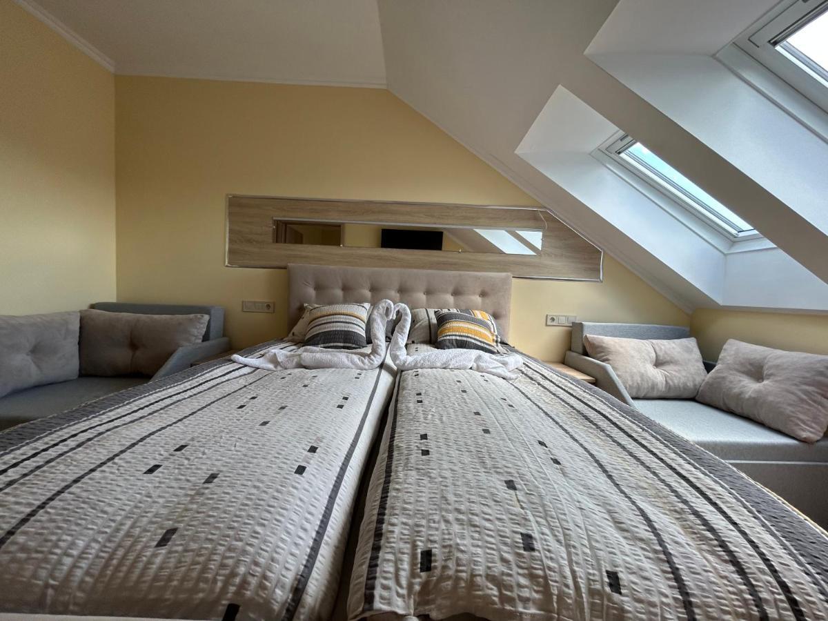 Harmony Apartments Eger Bagian luar foto