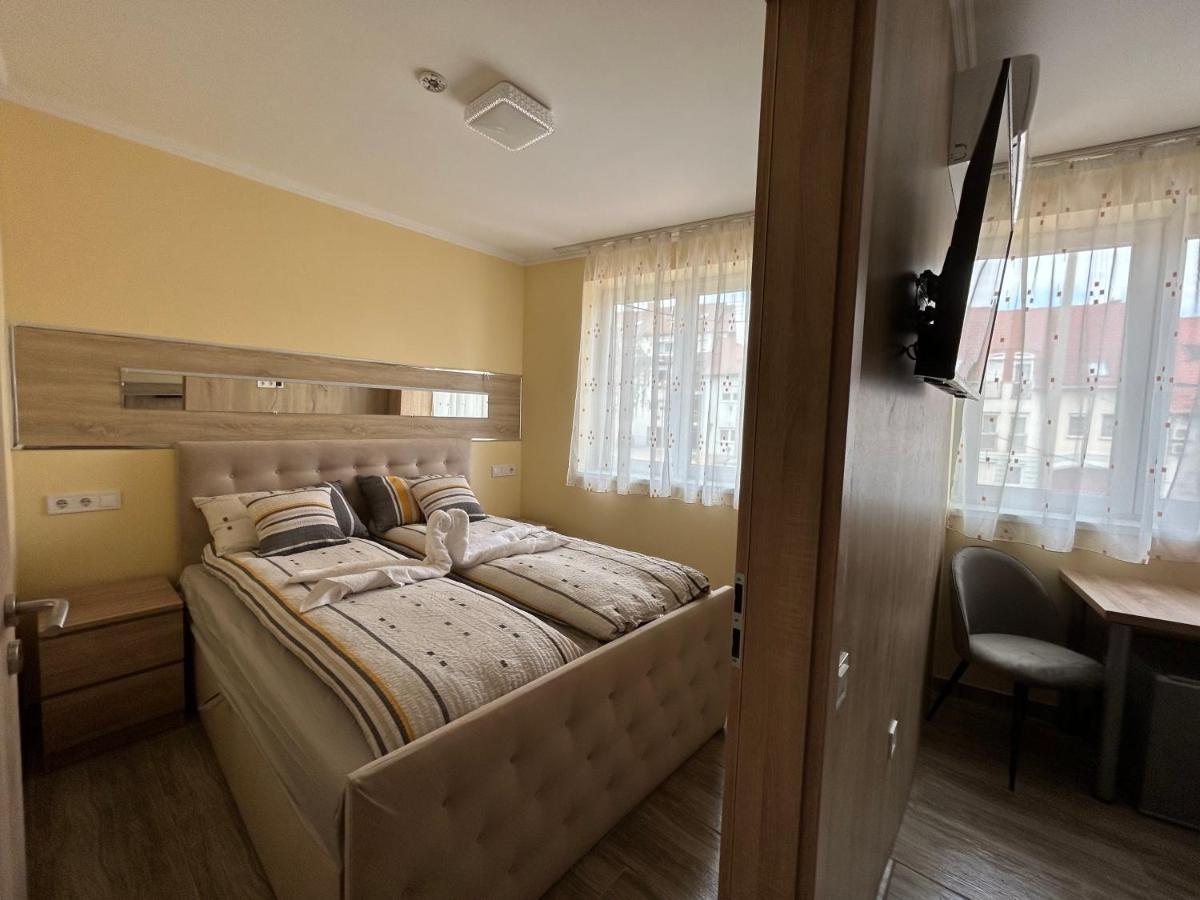 Harmony Apartments Eger Bagian luar foto